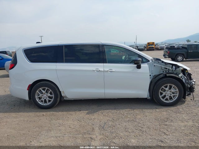 2C4RC1BG3TR204557 Chrysler Pacifica Select