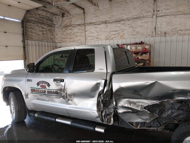 Продаж на аукціоні авто 2015 Toyota Tundra Sr5 5.7l V8, vin: 5TFCY5F15FX018528, номер лоту: 45992667