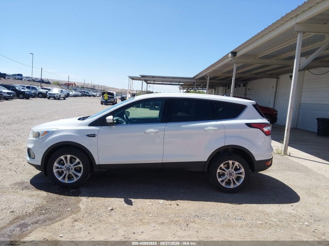 Продаж на аукціоні авто 2017 Ford Escape Se, vin: 1FMCU9G95HUE50365, номер лоту: 45992685