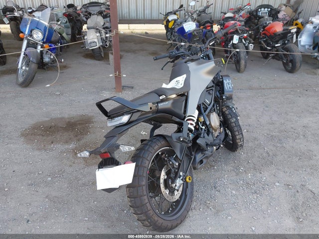 45992839 :رقم المزاد ، MD2JUJ404RN209065 vin ، 2024 Husqvarna Vitpilen 401/svartpilen 401 مزاد بيع