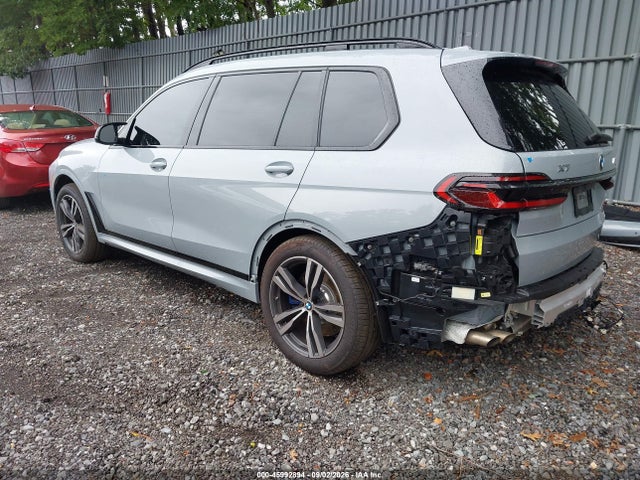 BMW X7 M60i 2024 5UX33EM05R9U70883 Image 3