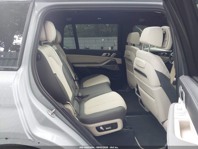 BMW X7 M60i 2024 5UX33EM05R9U70883 Image 8