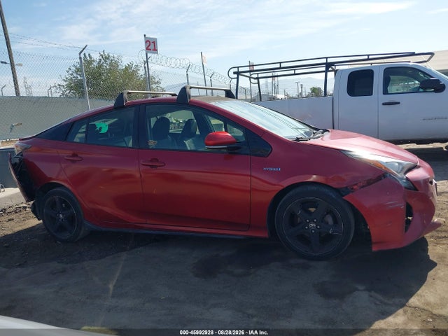 Toyota Prius Three Touring 2016 JTDKARFU5G3524922 Image 13