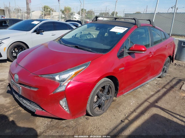 Toyota Prius Three Touring 2016 JTDKARFU5G3524922 Image 2
