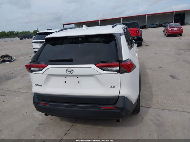 Toyota RAV4 LE 2021 JTMH1RFV2MD069875 Image 16