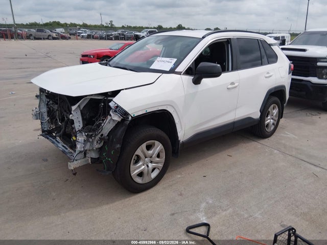 Toyota RAV4 LE 2021 JTMH1RFV2MD069875 Image 2