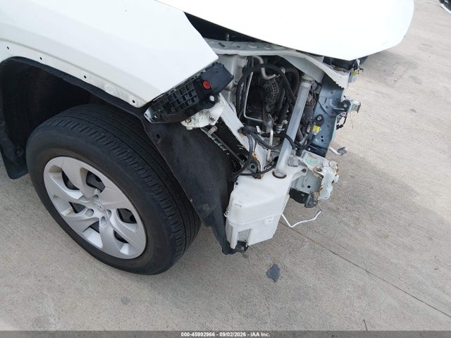 Toyota RAV4 LE 2021 JTMH1RFV2MD069875 Image 6