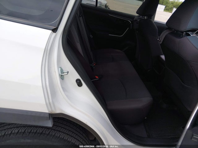Toyota RAV4 LE 2021 JTMH1RFV2MD069875 Image 8