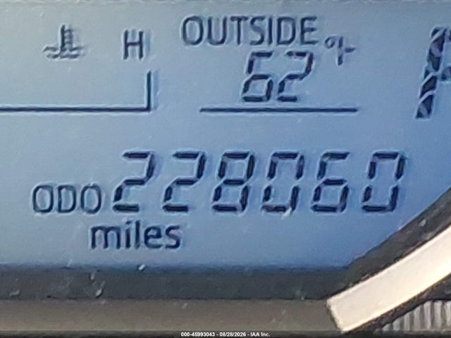 JTMZFREVXED033277 Toyota RAV4 LE