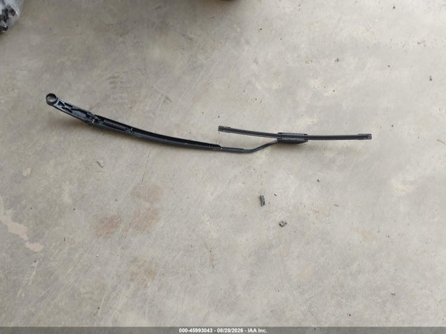 JTMZFREVXED033277 Toyota RAV4 LE