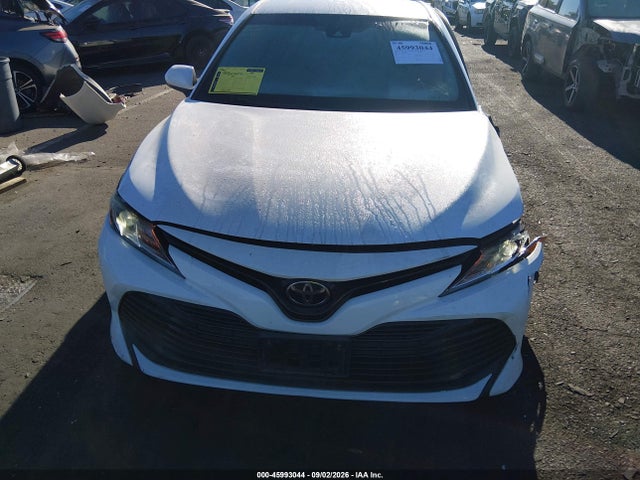 Toyota CAMRY LE 2018 4T1B11HK5JU010207 Image 13