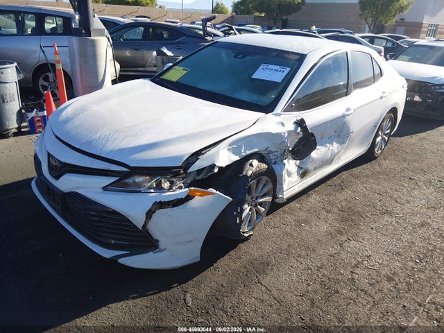 Toyota CAMRY LE 2018 4T1B11HK5JU010207 Image 2