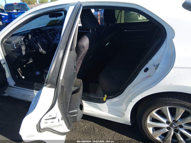 Toyota CAMRY LE 2018 4T1B11HK5JU010207 Image 8