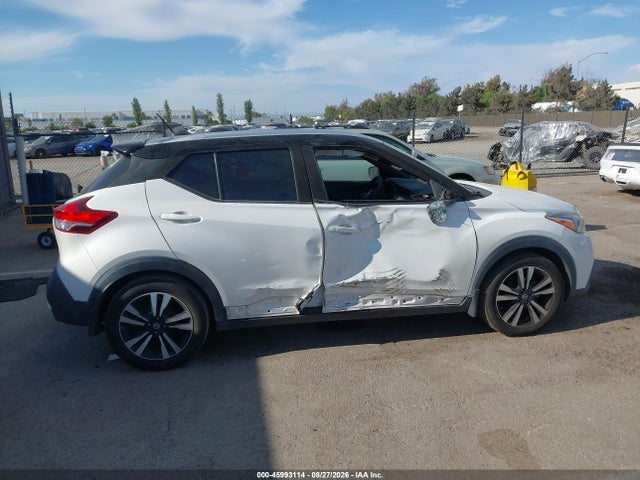 2020 Nissan Kicks Sr Xtronic Cvt მანქანა იყიდება აუქციონზე, vin: 3N1CP5DV8LL532831, აუქციონის ნომერი: 45993114