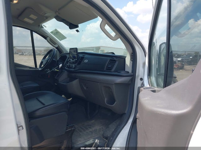 45993281 :رقم المزاد ، 1FTYE1Y81LKA15619 vin ، 2020 Ford Transit-150 مزاد بيع