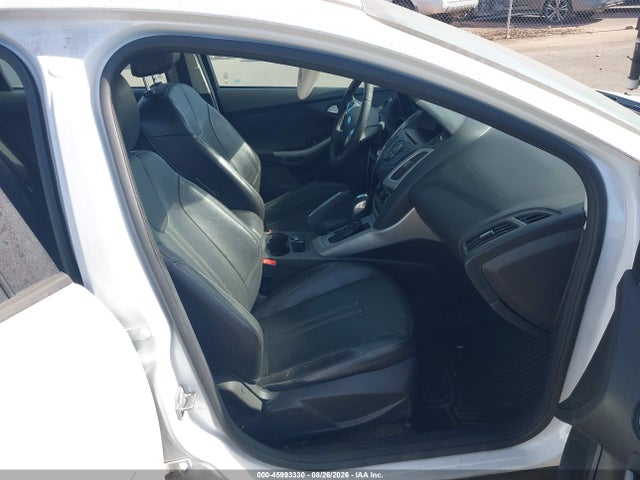 1FADP3F23EL111869 Ford FOCUS SE