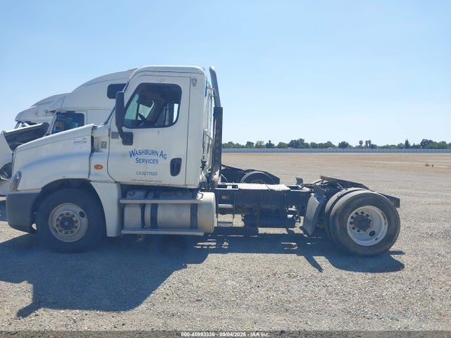 Продаж на аукціоні авто 2014 Freightliner Cascadia 125, vin: 3AKBGDDV0ESFX4976, номер лоту: 45993336