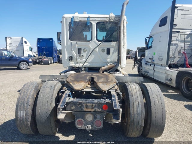 Продаж на аукціоні авто 2014 Freightliner Cascadia 125, vin: 3AKBGDDV0ESFX4976, номер лоту: 45993336