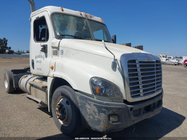 Продаж на аукціоні авто 2014 Freightliner Cascadia 125, vin: 3AKBGDDV0ESFX4976, номер лоту: 45993336