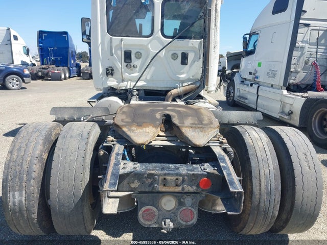Продаж на аукціоні авто 2014 Freightliner Cascadia 125, vin: 3AKBGDDV0ESFX4976, номер лоту: 45993336