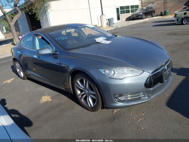 45993350 :رقم المزاد ، 5YJSA1CN5DFP10036 vin ، 2013 Tesla Model S مزاد بيع