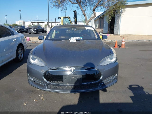 45993350 :رقم المزاد ، 5YJSA1CN5DFP10036 vin ، 2013 Tesla Model S مزاد بيع