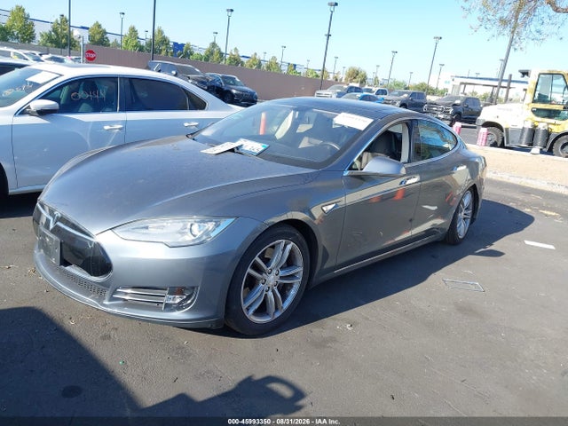 45993350 :رقم المزاد ، 5YJSA1CN5DFP10036 vin ، 2013 Tesla Model S مزاد بيع