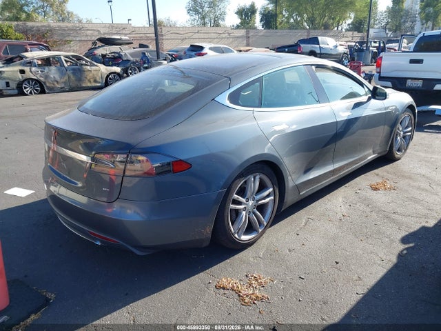 45993350 :رقم المزاد ، 5YJSA1CN5DFP10036 vin ، 2013 Tesla Model S مزاد بيع