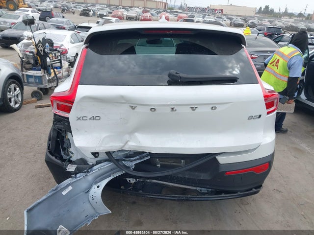 Aukcja sprzedaży 2025 Volvo Xc40 B5 Plus Dark Theme, vin: YV4L12UC7S2608080, numer aukcji: 45993404