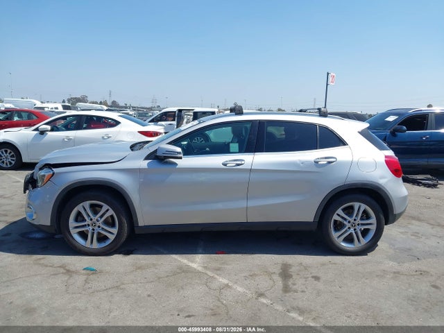 WDCTG4EB8JJ440290 Mercedes-Benz GLA 250
