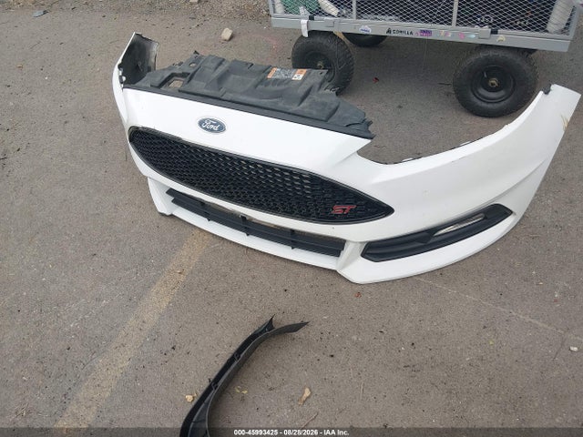 45993425 :رقم المزاد ، 1FADP3L98GL225645 vin ، 2016 Ford Focus St مزاد بيع