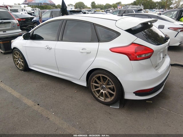 Ford FOCUS ST 2016 1FADP3L98GL225645 Image 3