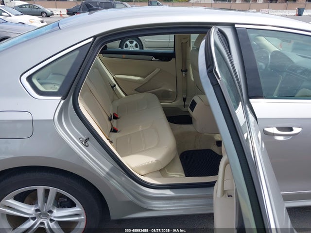 2014 Volkswagen Passat 2.0l Tdi Se მანქანა იყიდება აუქციონზე, vin: 1VWBN7A3XEC022098, აუქციონის ნომერი: 45993485