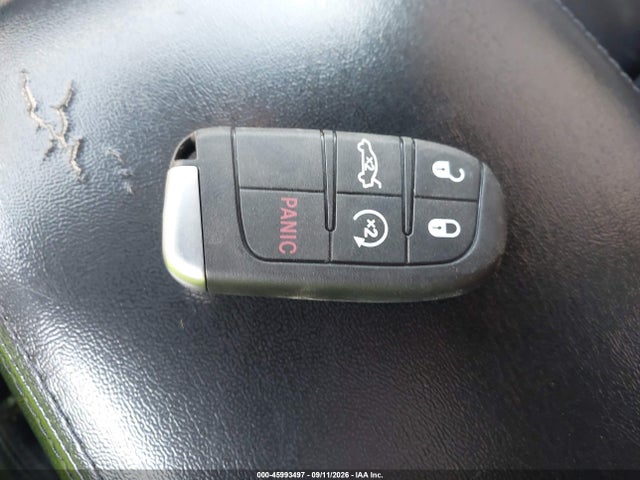 45993497 :رقم المزاد ، 2C3CA5CGXBH580733 vin ، 2011 Chrysler 300 Limited مزاد بيع