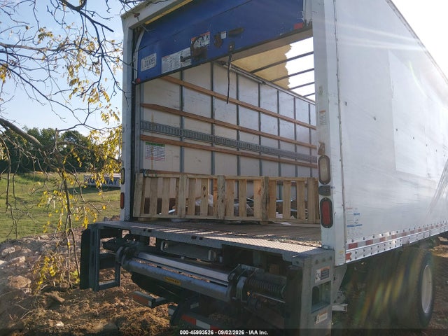 Продаж на аукціоні авто 2016 Freightliner M2 106 Medium Duty, vin: 1FVACWDU5GHHL1764, номер лоту: 45993526