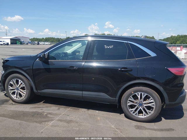 45993675 :رقم المزاد ، 1FMCU9H60NUA40136 vin ، 2022 Ford Escape Sel مزاد بيع