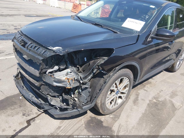 45993675 :رقم المزاد ، 1FMCU9H60NUA40136 vin ، 2022 Ford Escape Sel مزاد بيع