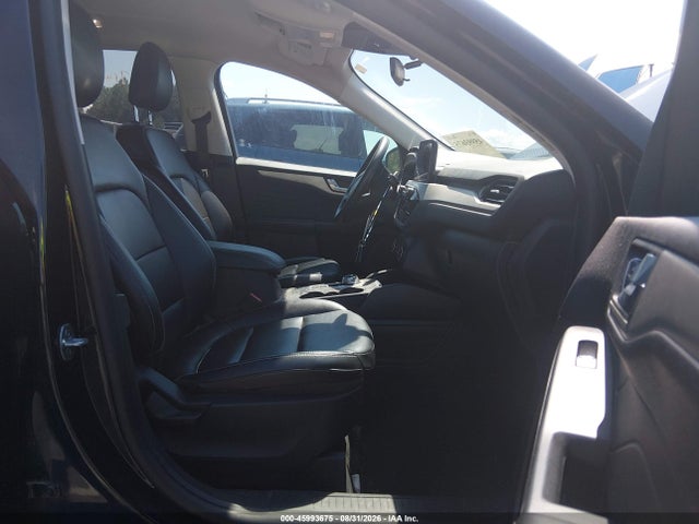 45993675 :رقم المزاد ، 1FMCU9H60NUA40136 vin ، 2022 Ford Escape Sel مزاد بيع