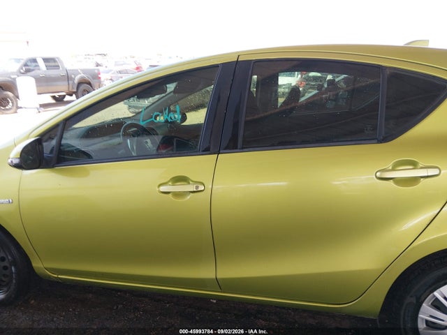 45993784 :رقم المزاد ، JTDKDTB3XF1101667 vin ، 2015 Toyota Prius C Two مزاد بيع