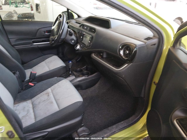 45993784 :رقم المزاد ، JTDKDTB3XF1101667 vin ، 2015 Toyota Prius C Two مزاد بيع