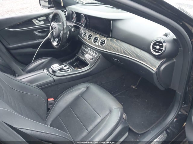 45993841 :رقم المزاد ، WDDZF4JB7JA461498 vin ، 2018 Mercedes-benz E 300 مزاد بيع