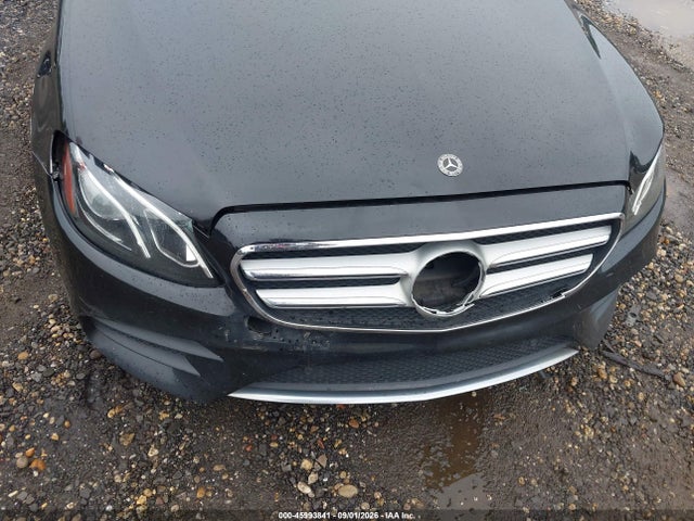 45993841 :رقم المزاد ، WDDZF4JB7JA461498 vin ، 2018 Mercedes-benz E 300 مزاد بيع