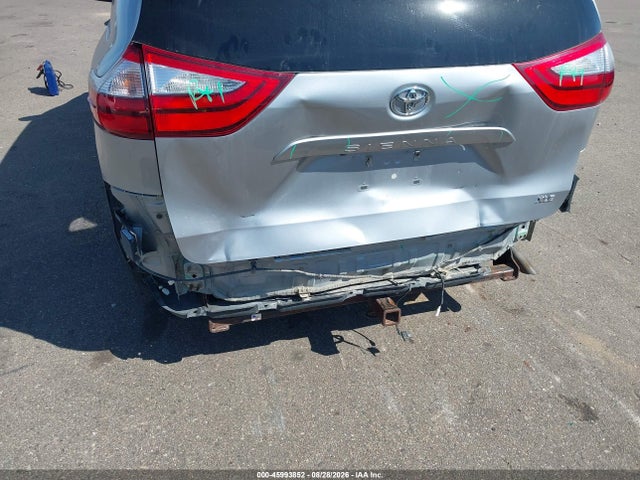 5TDYK3DC5FS597347 Toyota Sienna Xle Premium 8 Passenger