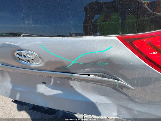 5TDYK3DC5FS597347 Toyota Sienna Xle Premium 8 Passenger