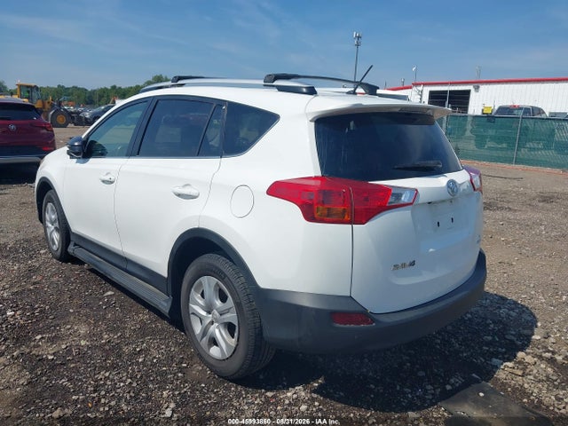 45993860 :رقم المزاد ، JTMBFREV6FD173555 vin ، 2015 Toyota Rav4 Le مزاد بيع