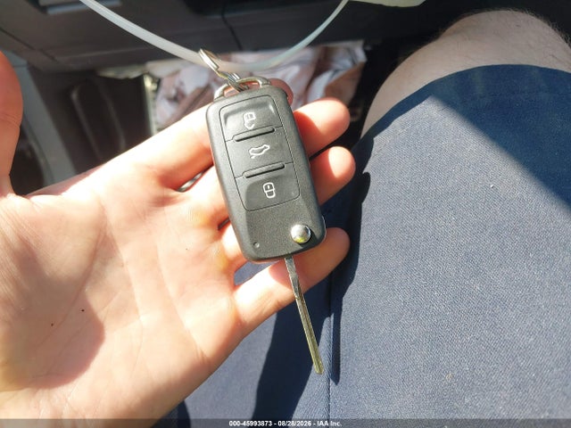 Продажа на аукционе авто 2013 Volkswagen Gti 4-door, vin: WVWGD7AJ0DW123514, номер лота: 45993873