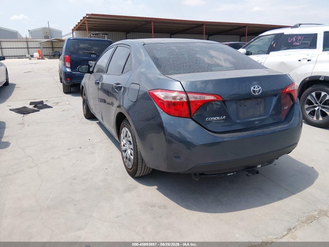 2018 Toyota Corolla Le მანქანა იყიდება აუქციონზე, vin: 5YFBURHE4JP812734, აუქციონის ნომერი: 45993897