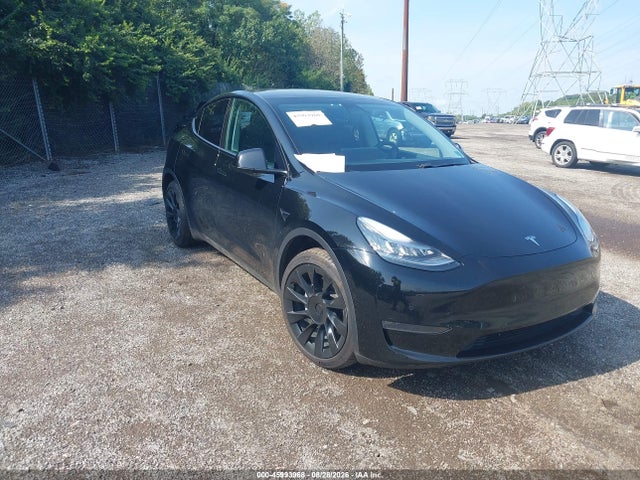 45993968 :رقم المزاد ، 5YJYGDEE5MF084575 vin ، 2021 Tesla Model Y Long Range Dual Motor All-wheel Drive مزاد بيع