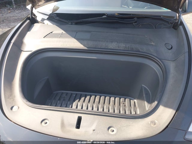 Продаж на аукціоні авто 2021 Tesla Model Y Long Range Dual Motor All-wheel Drive, vin: 5YJYGDEE5MF084575, номер лоту: 45993968