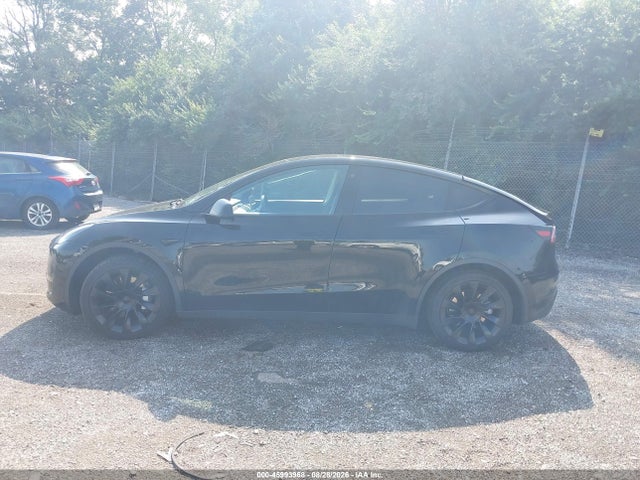 Продаж на аукціоні авто 2021 Tesla Model Y Long Range Dual Motor All-wheel Drive, vin: 5YJYGDEE5MF084575, номер лоту: 45993968